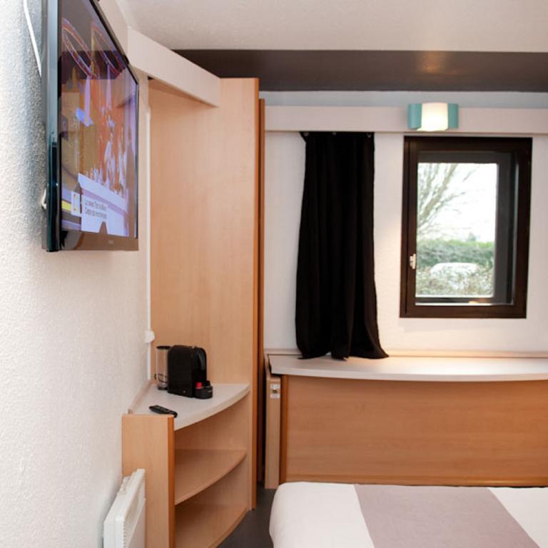 Egg Hotel Gonesse Esterno foto