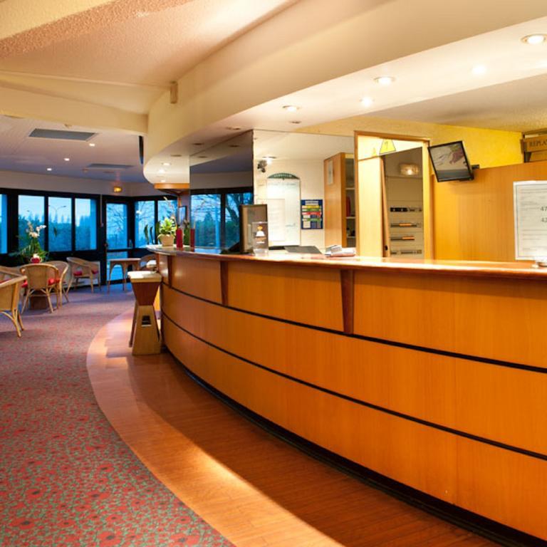 Egg Hotel Gonesse Esterno foto