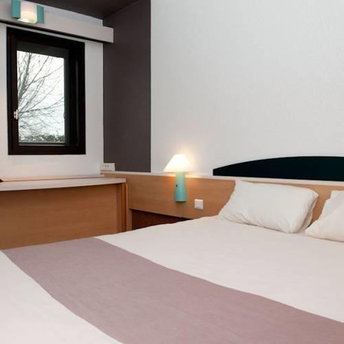 Egg Hotel Gonesse Esterno foto
