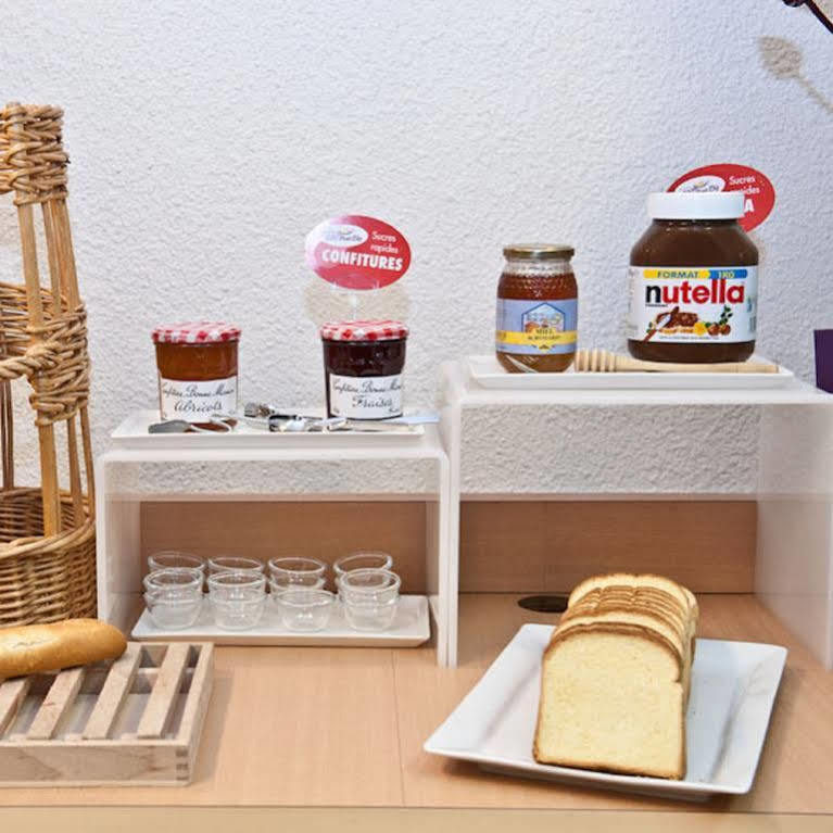 Egg Hotel Gonesse Esterno foto
